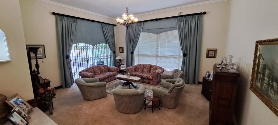 5 Bedroom Property for Sale in Protea Park North West